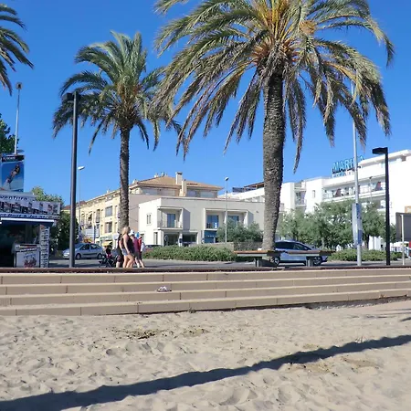 Centrico En Roses, A 20m De La Playa, Con Parking Y Terraza - Es-228-89 Roses